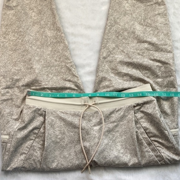 Athleta Venture Printed Pant Tan and Cream Joggers, size 10 - Picture 3 of 7